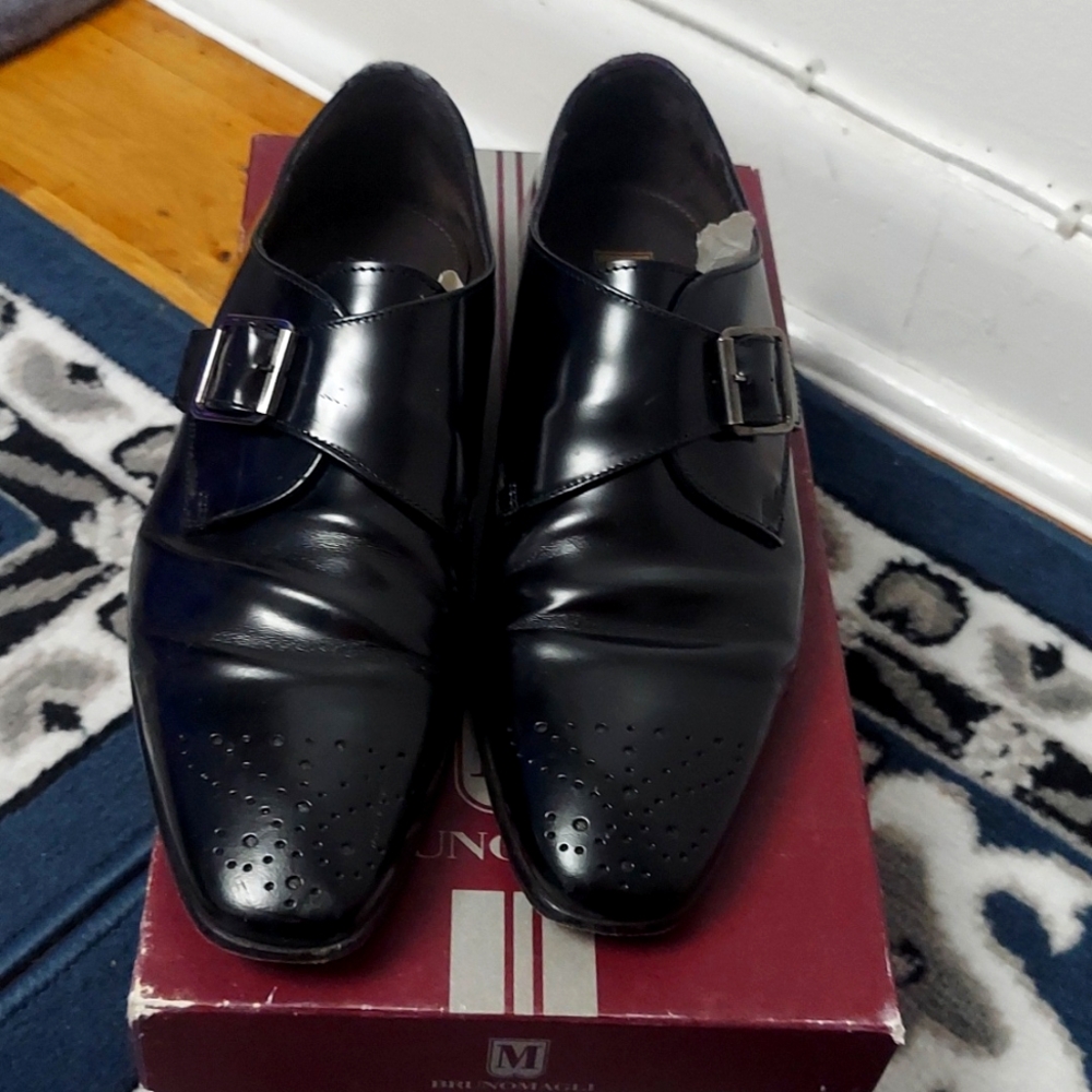 CLASSIC  SHOES  FOR  MEN  SIZE 8 M BRAND  BRUNOMAGLI